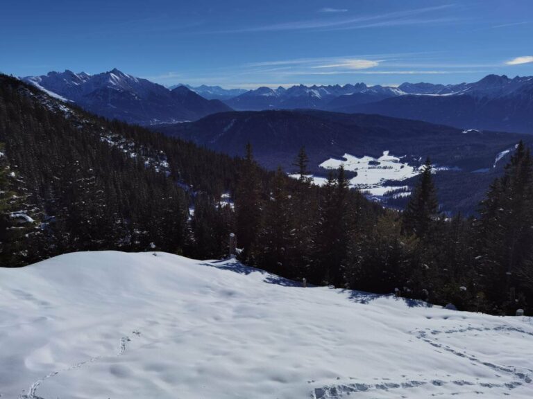 LEUTASCH WINTERWANDERN Wettersteinhütte im Gaistal Tirol