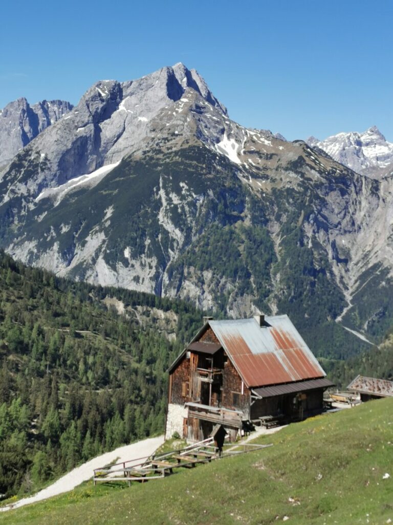 Vom Ahornboden zur Plumsjochhütte wandern